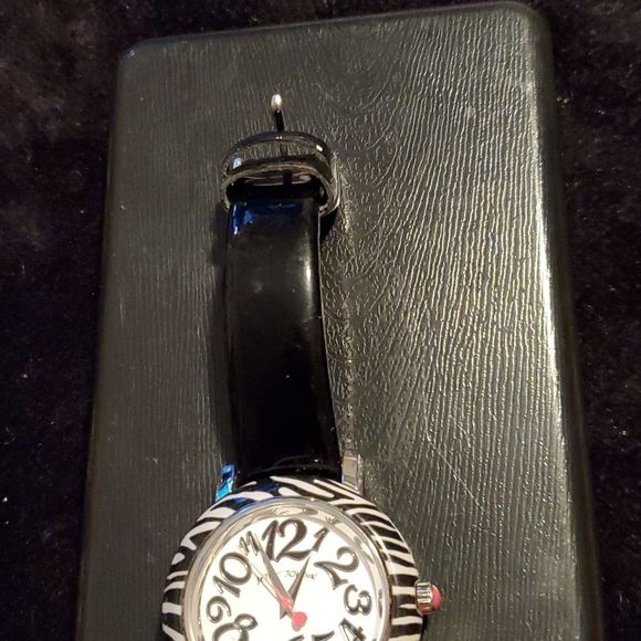 2 Betsey Johnson Women\'s Watches Black Zebra &‎ Pink Patent Leather main image 4